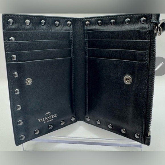 Valentino Garavani Undercover Rose Rockstud Wallet - Picture 2 of 3